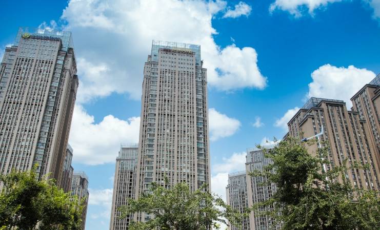 融创中国：拟发行7.54亿股新股，用于偿付56亿元境内债券