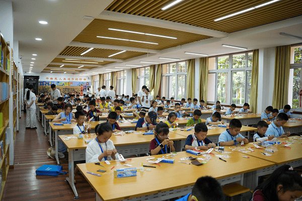 科技助力发展 圆梦航空航天