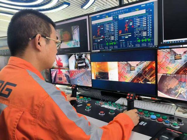 3名司机接卸12.2万吨铁矿石！青岛港干散货码头首次实现门机“一控二”全船自动化作业