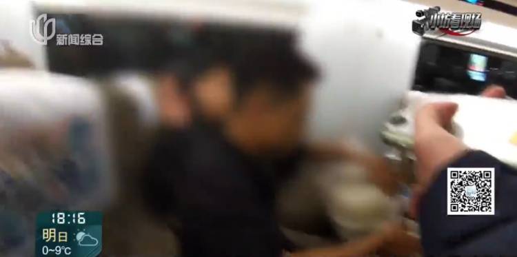 上海阿姨卡里突然多出一笔巨款！这笔钱竟被带到墓地……